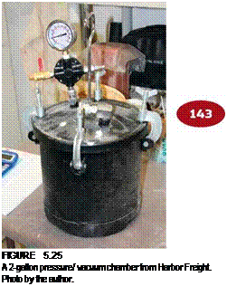 Подпись: FIGURE 5.25 A 2-gallon pressure/ vacuum chamber from Harbor Freight. Photo by the author. 