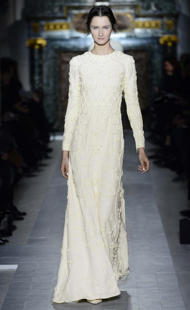 Fashion under the badge of Valentino: it is delightful and is charming