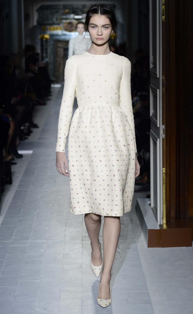 Fashion under the badge of Valentino: it is delightful and is charming