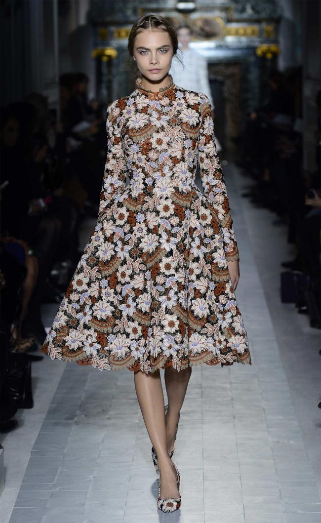 Fashion under the badge of Valentino: it is delightful and is charming