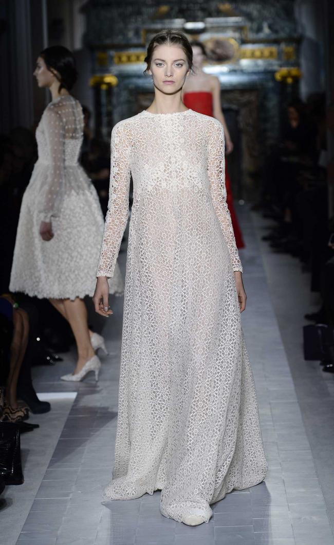 Fashion under the badge of Valentino: it is delightful and is charming