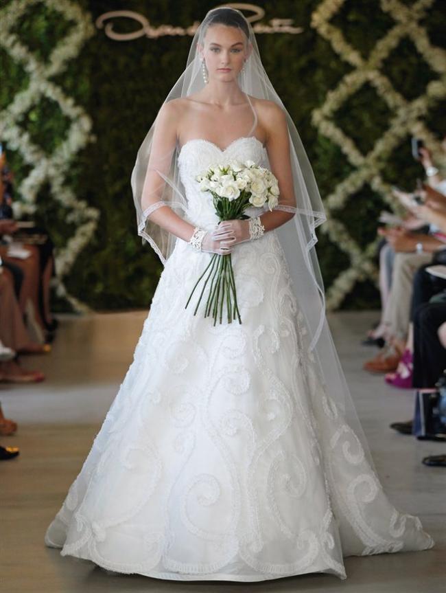 Wedding tenderness from Oscar de la Renta