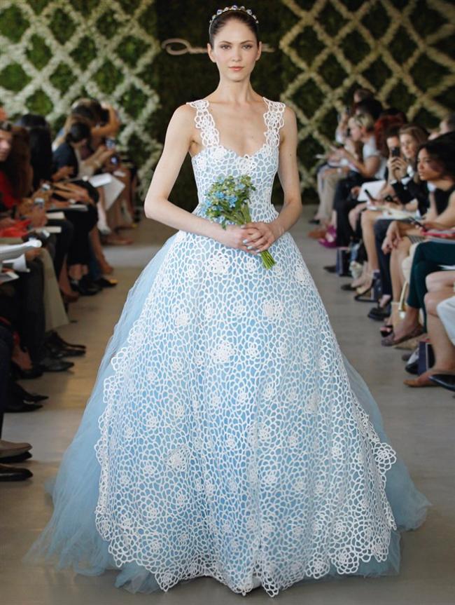 Wedding tenderness from Oscar de la Renta