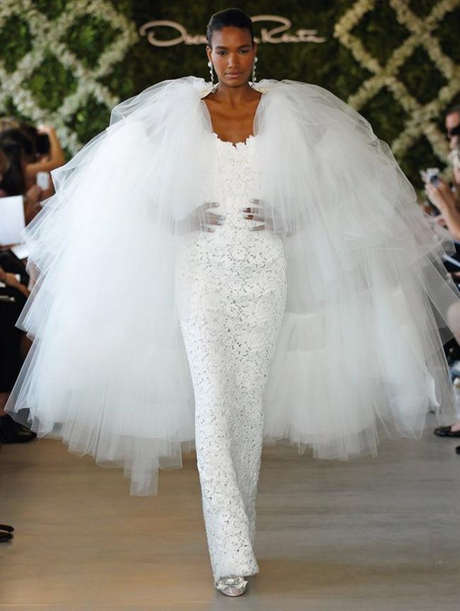 Wedding tenderness from Oscar de la Renta